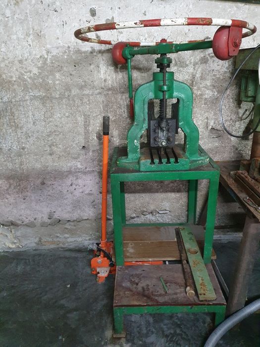 Prasa balansowa 6 ton ze stołem