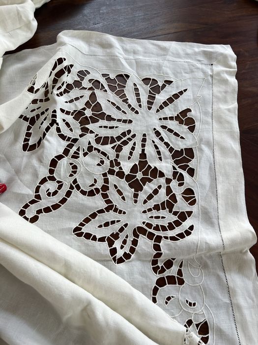 Lençol e almofadas bordadas mão rechelieu