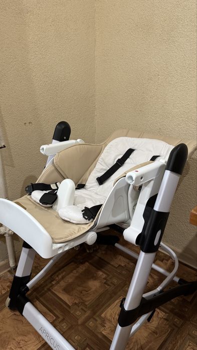 Стільчик для годування