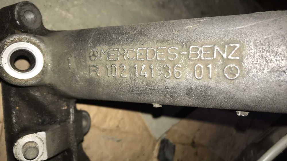 Колектор впускний коллектор впуск Mercedes OM102 2.3 R1021413601
