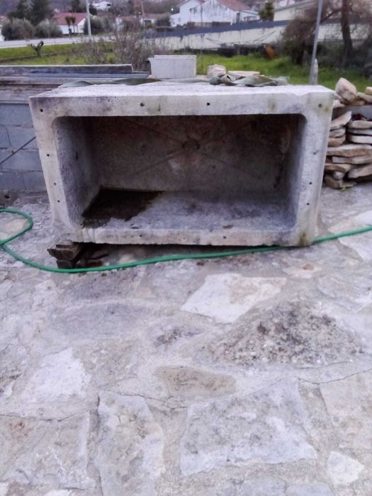 Pia para azeite em pedra