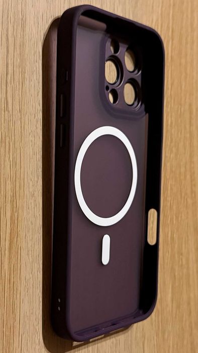 Etui iPhone 16 Pro Max MagSafe osłona aparatu półprzezroczyste fiolet