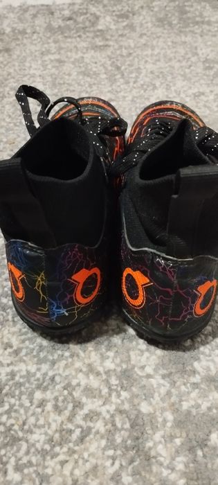 Сороконожки, взуття для футболу