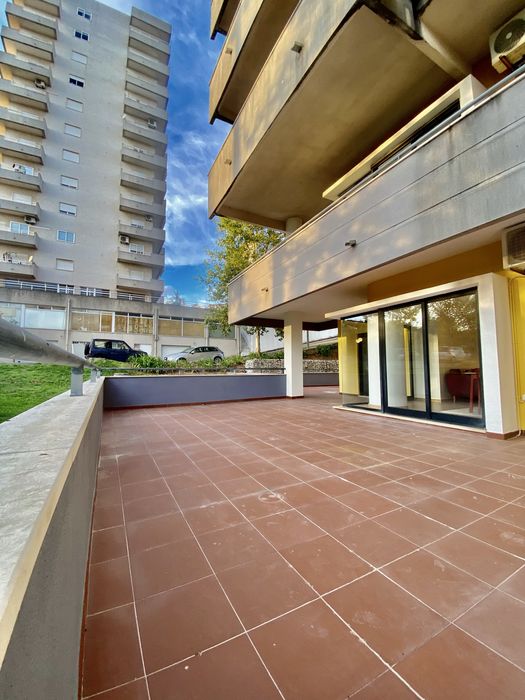 Apartamento T2 Abrantes com Terraço e Garagem