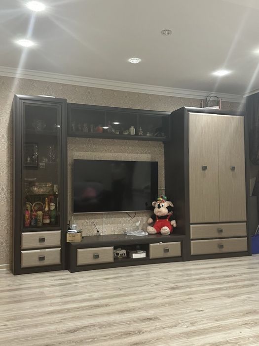 Продам мебель стенка шифонер