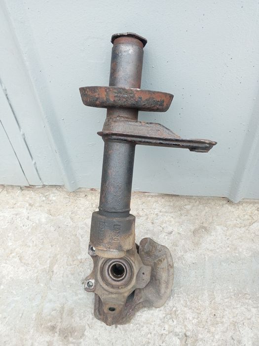 Кулак Цапфа Нексія Daewoo Nexia цапфа ступиця стойка Опель Кадет