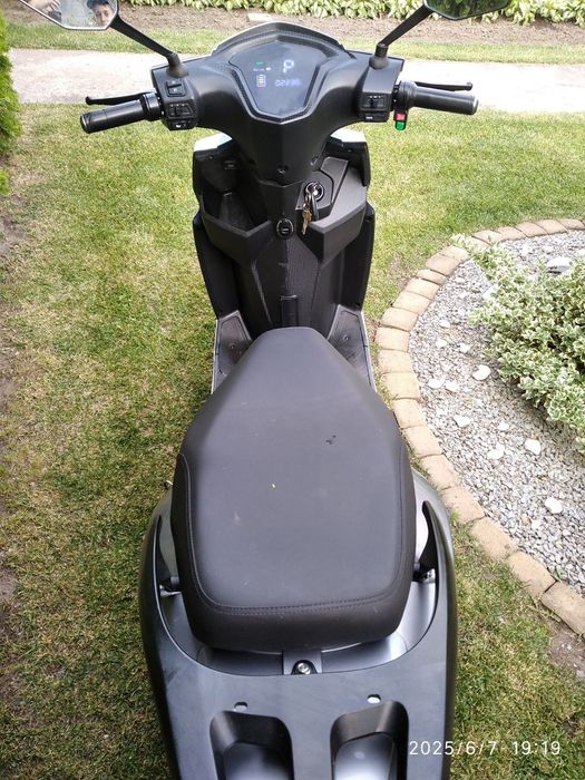 Електро скутер на 72v 2000 ват мотор