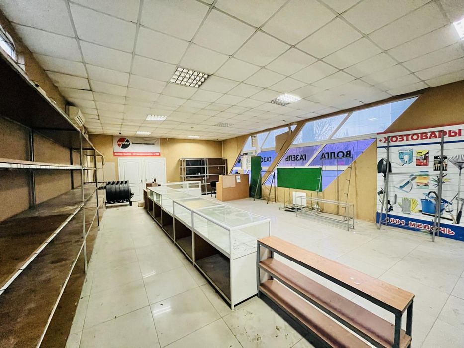 Продаю приміщення на вул. Космонавтів