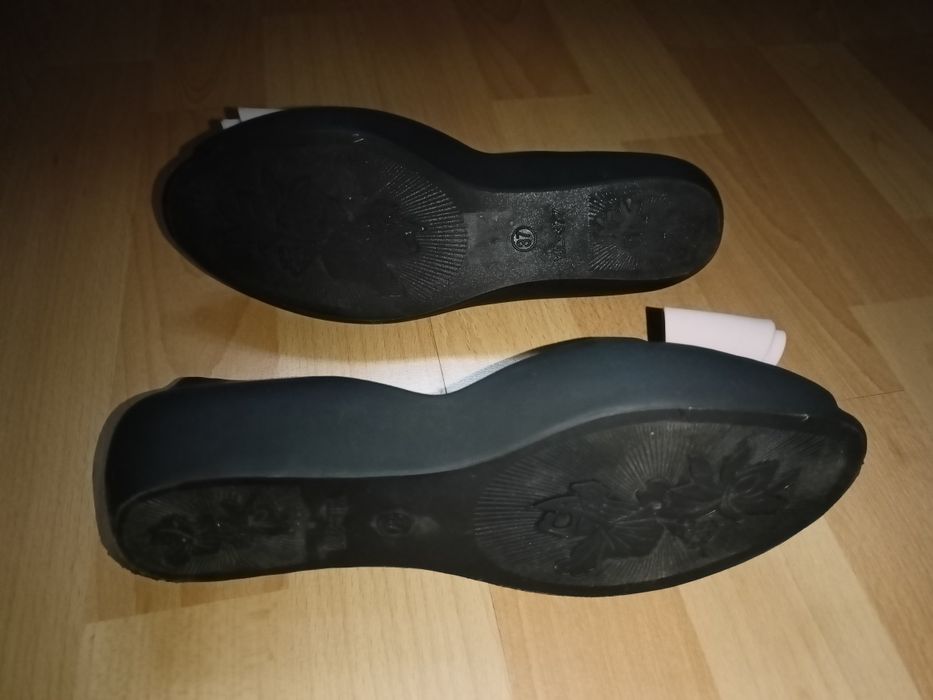 Meliski czarne z brudnym różem/ beżem r. 36/37