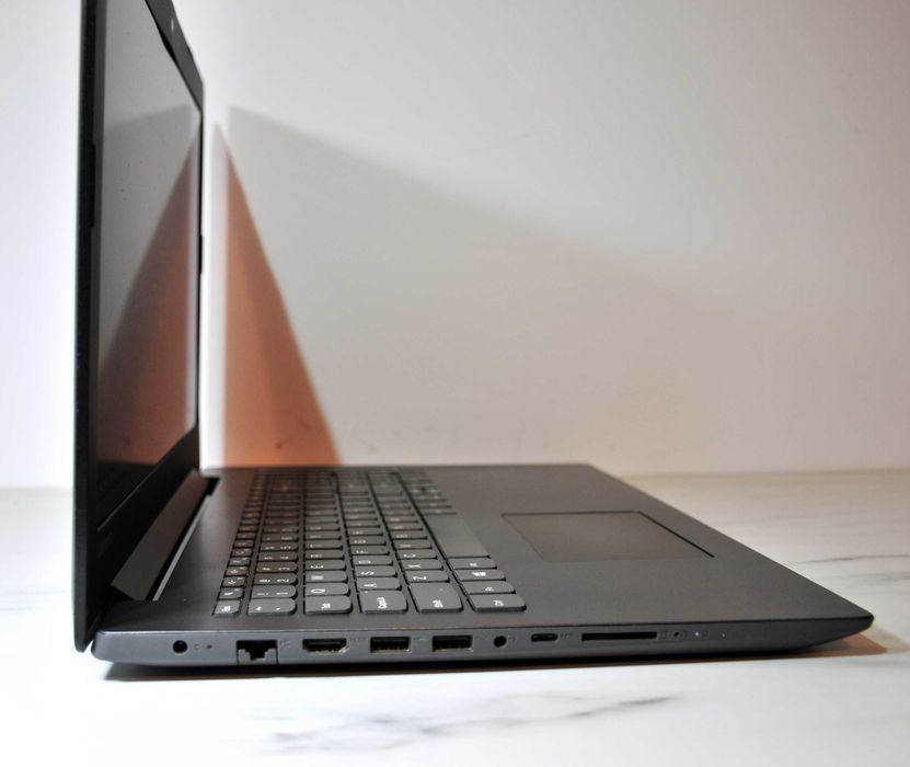 Szybki Laptop Lenovo 15" Intel Core  SSD