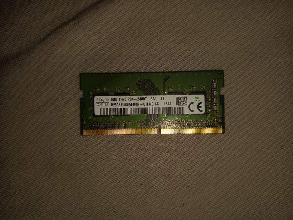 Оперативна пам'ять на 8 GB. Є 2 штуки