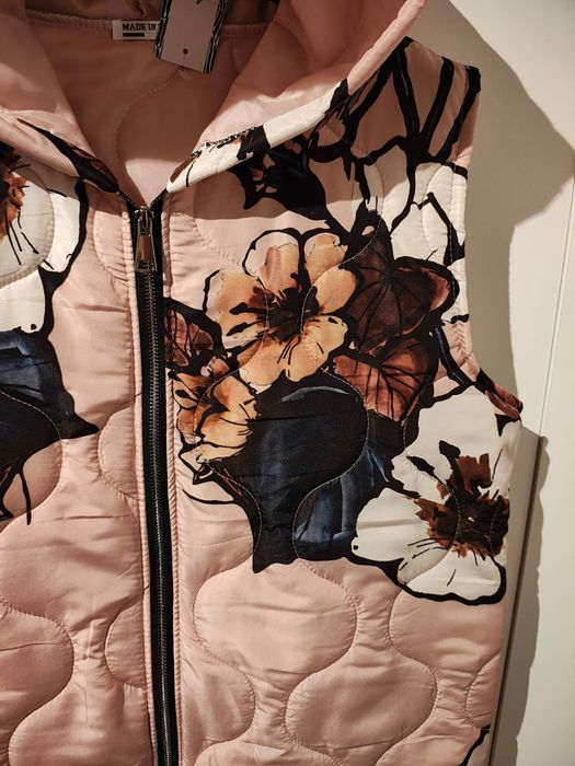 Kamizelka damska bezrękawnik kaptur pudrowy róż kwiaty kieszenie