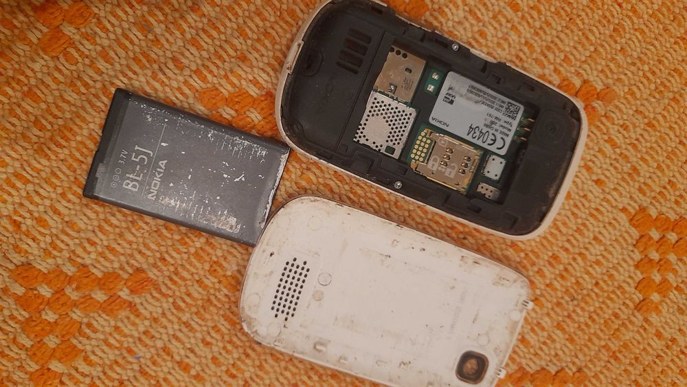 Телефон кнопочный Nokia