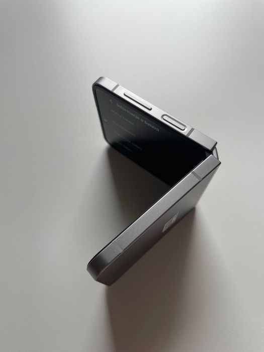 Telefon Samsung Galaxy Z Flip 6 i Galaxy Watch 6 gwarancja