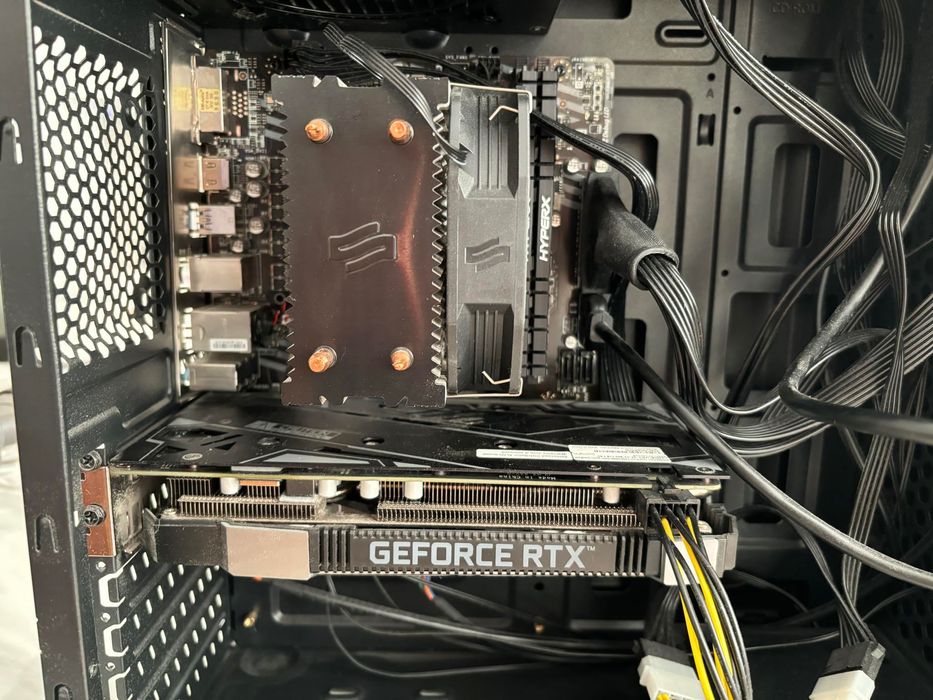 PC stacjonarny z 2021/i5/RGB2x8GB/GTX1660