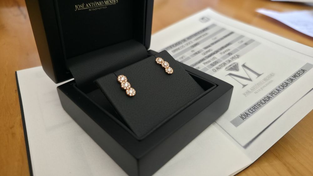 Conjunto de joias em ouro com diamantes