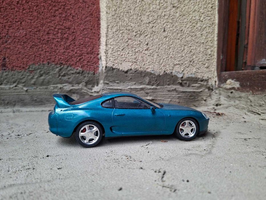 Toyota Supra GT 1:24 Tamiya model