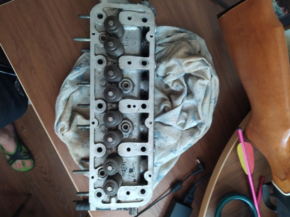 Головка блоку Nissan Vanette 1.6 бензин.