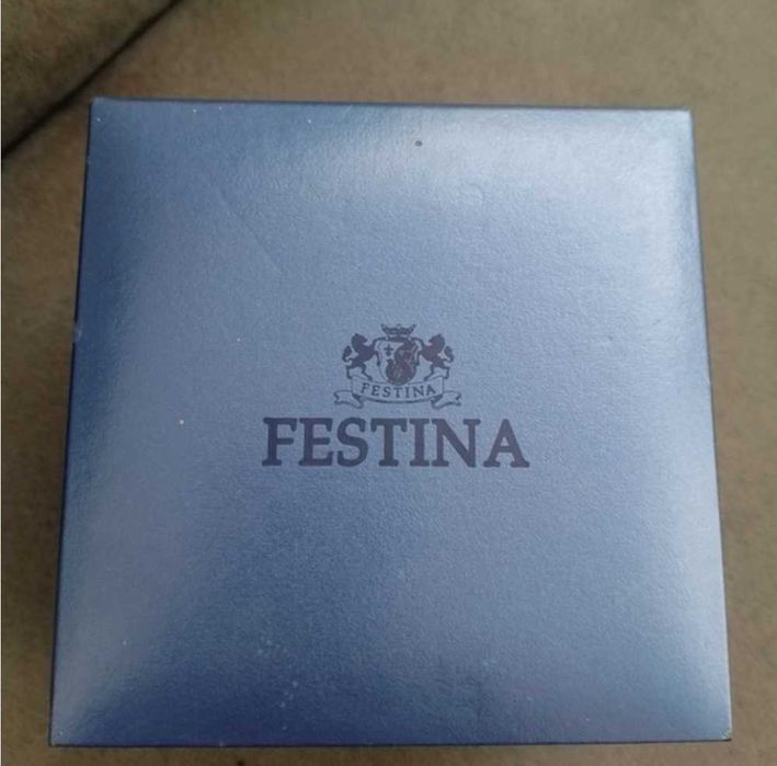 Вінтажний чоловічий годинник FESTINA F16136/1