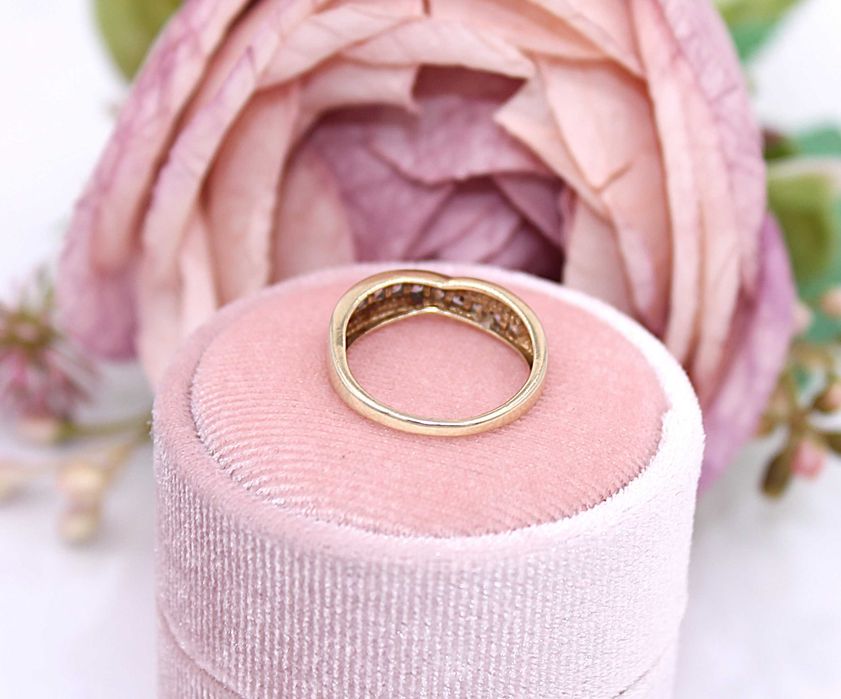 Złoty pierścionek p.375/1,80g  z cyrkoniami