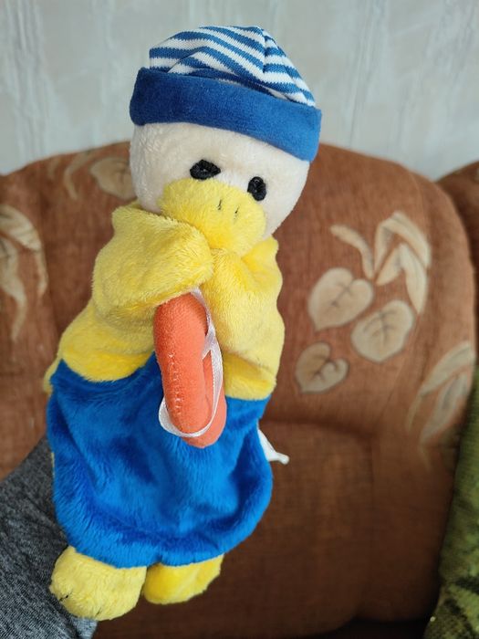 Pacynka na rękę do zabawy dla dzieci w teatrzyk.