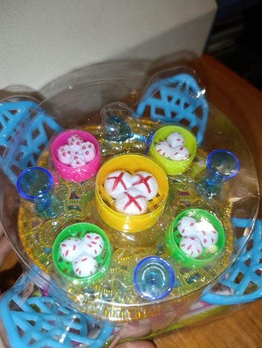 Набір посуду іграшкового свято у Барбі