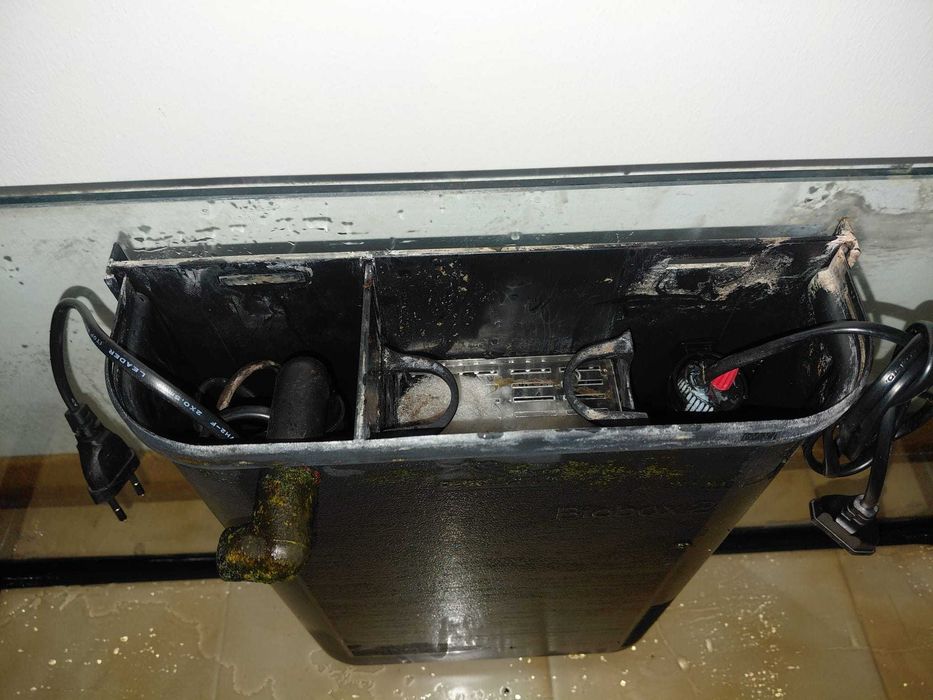 Aquário Aquatlantis 100lt e Filtragem Biobox 2 (Completo)