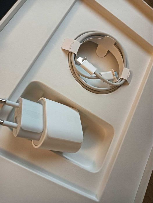 iPad AIR 11" 2025  11 gen. 256 GB Wi-Fi 5G (CELLULAR)