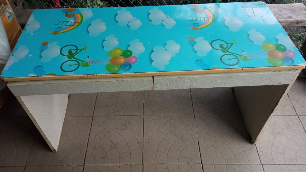 Парта школьная шкільний стіл для школяра