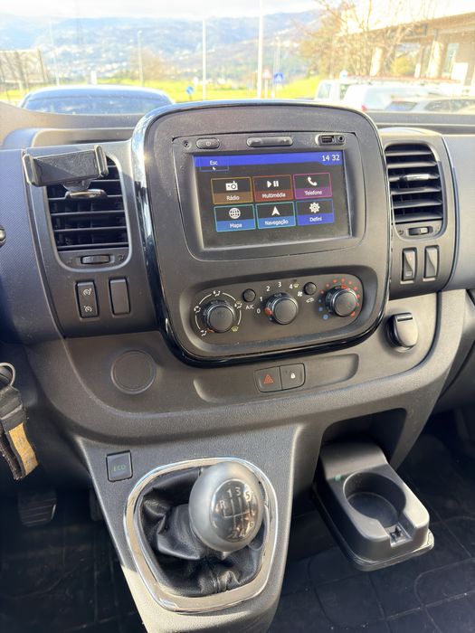 Opel vivaro bi turbo