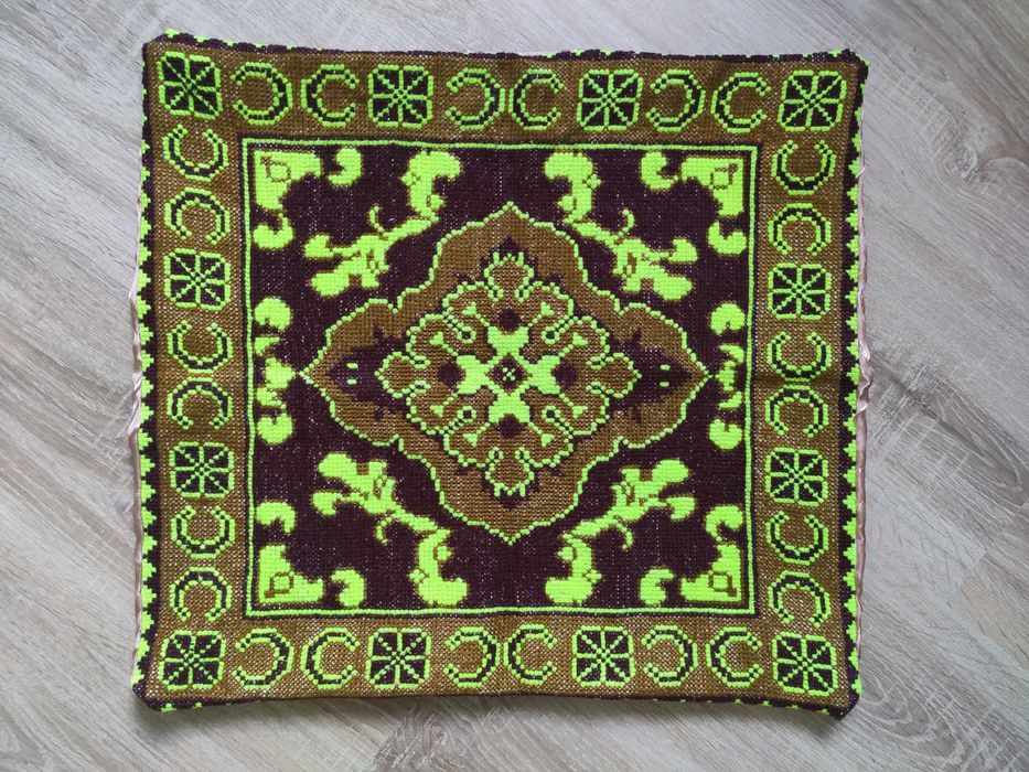 вишита наволочка під малу подушку
