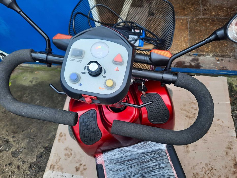 Електроскутер 4-колісний для маломобільних людей