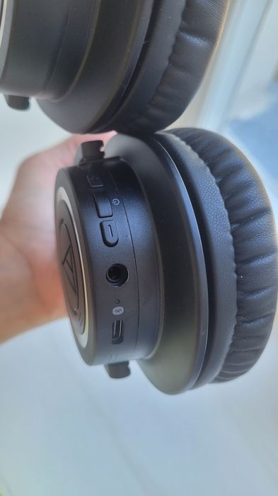 Продам навушники Audio Technica