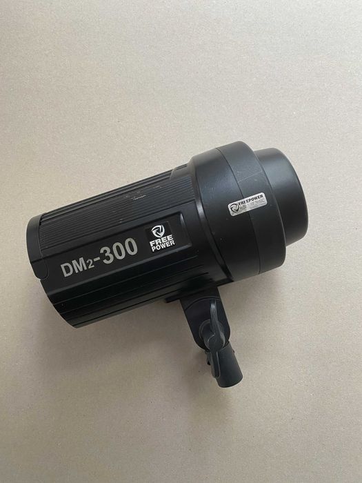 Studyjna lampa błyskowa Jinbei DM2 300