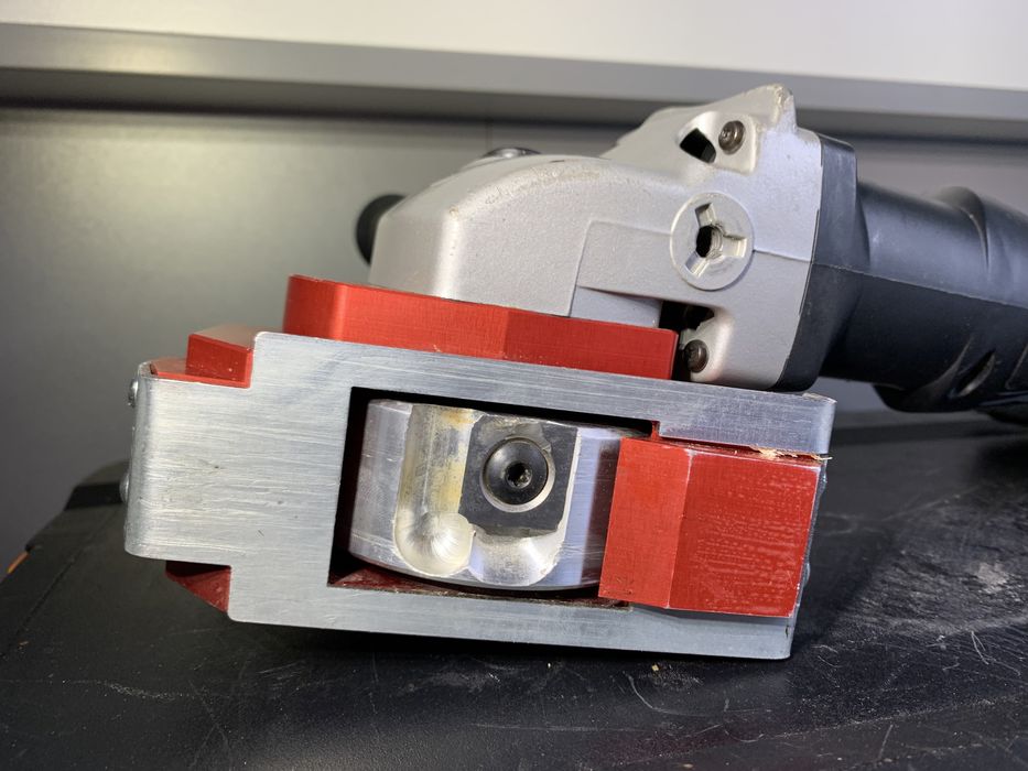 Фрезер для Вирізання Пазів в дереві Milwaukee MASC RTFE BIBER