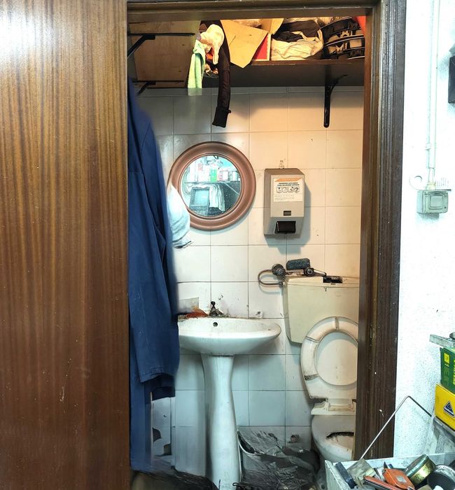 Garagem à Venda em Arruda dos Vinhos – 45,5 m² com WC e Contadores Independentes