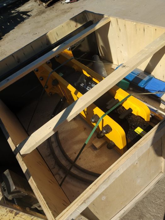 Mlot hydrauliczny Toft750 do ladowarki przeglubowe, koparki j