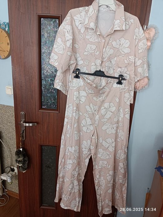 Komplet beżowy garnitur kwiaty