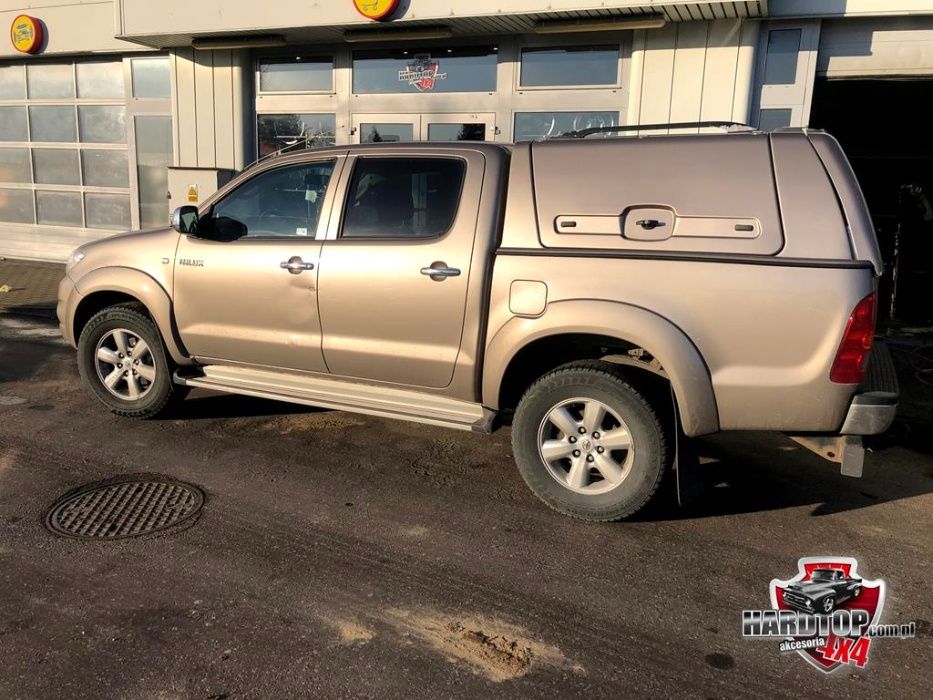 Toyota Hilux Hardtop zabudowa klapy boczne przemysłowa