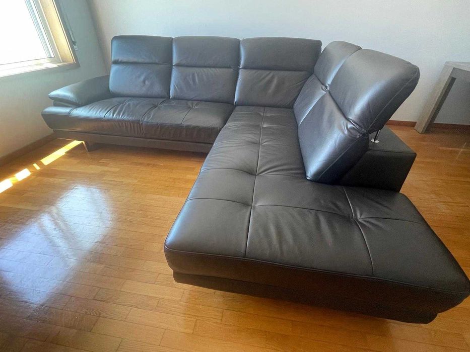 Sofá de canto em pele