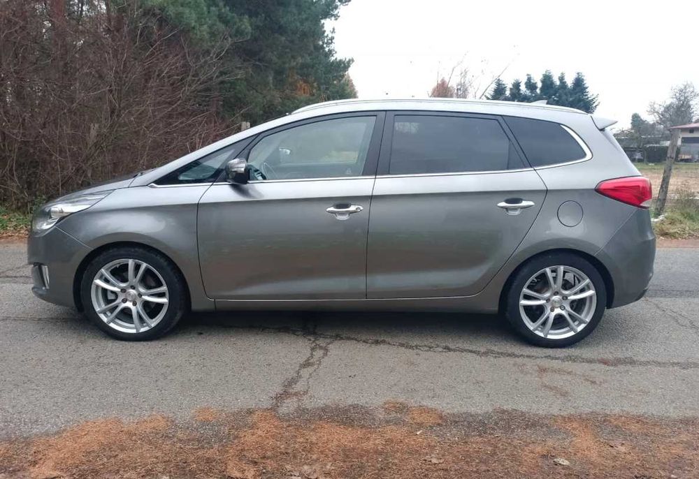 Продаж автомобіля  Kia Carens 2015 з Європи