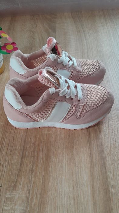 Кросівки для дівчинки