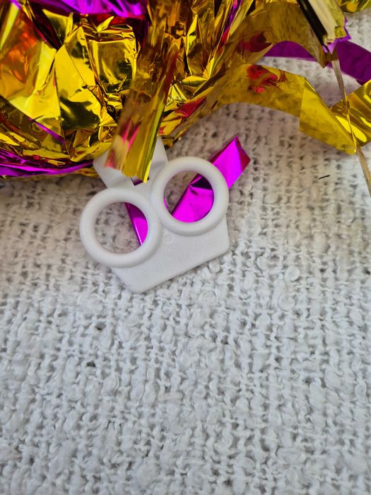 Pompony Cheerleaderki Czerwono Różowo Złote Akcesoria 2 szt i Gumka