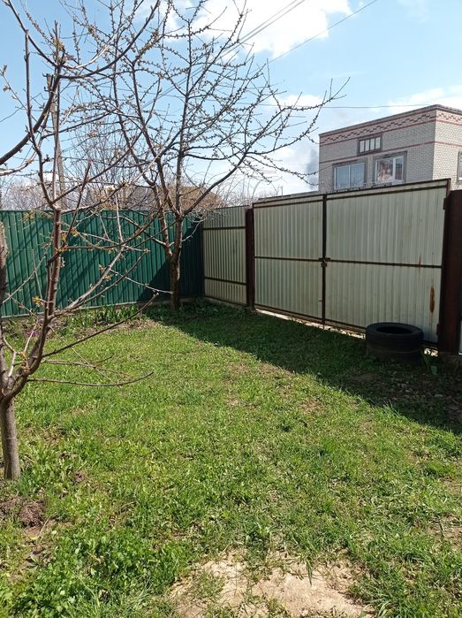 Новобудова в передмісті Чернігова. Трисвятська Слобода.