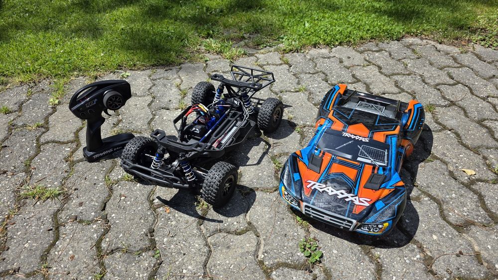 Traxxas Slash 4x4 Ultimate + 3x LiPo 3S + ładowarka