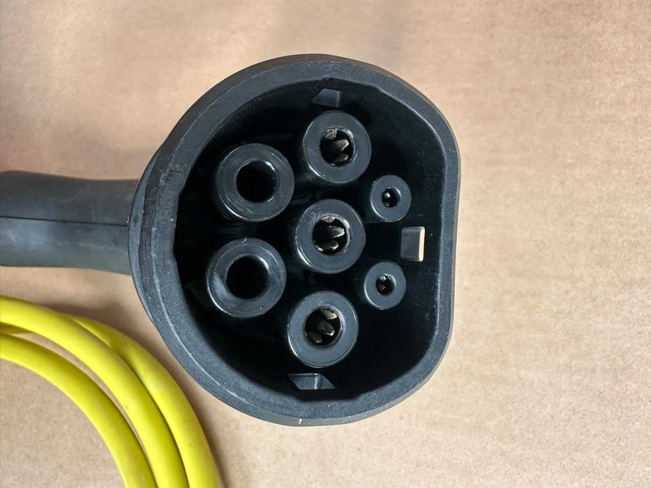Carregador Doméstico BMW Aptiv V4 com pouco uso