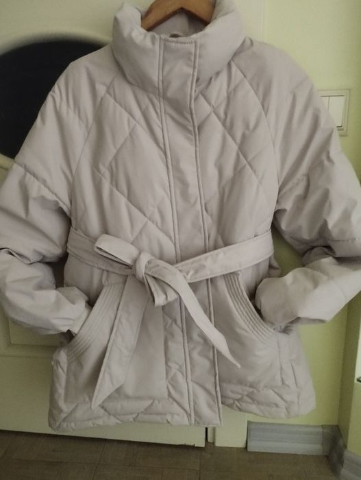 Куртка жіноча бежева