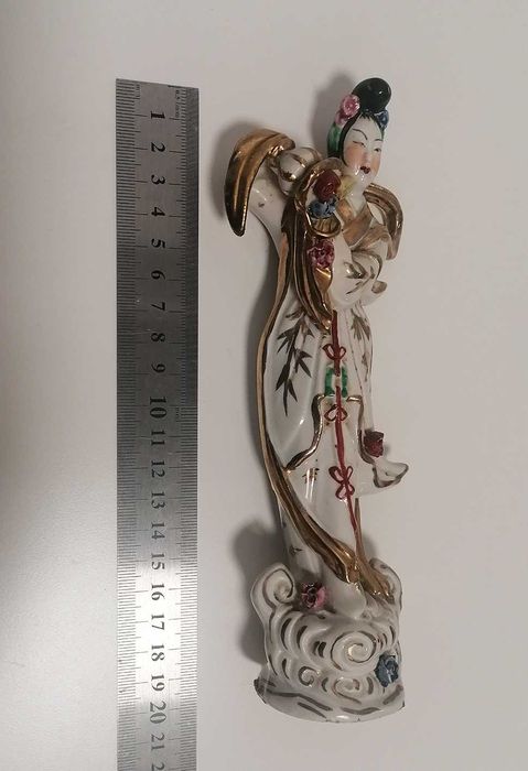 Figura de porcelana mulher - Macau