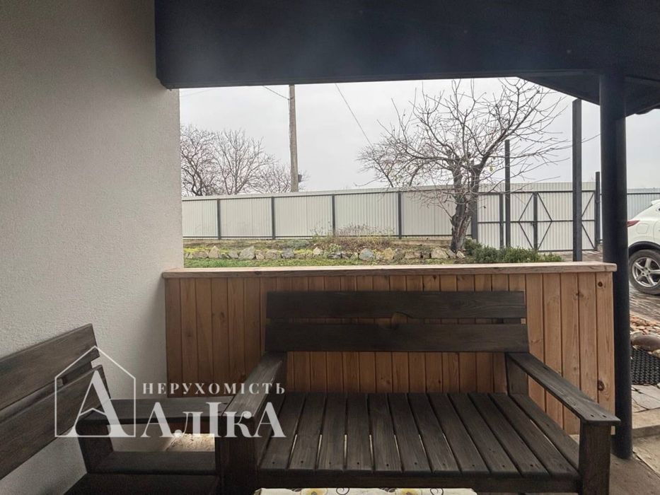 Продам будинок на березі річки Дністер