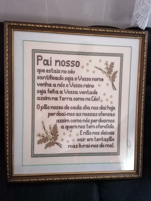 Quadro bordado à mão em ponto de cruz